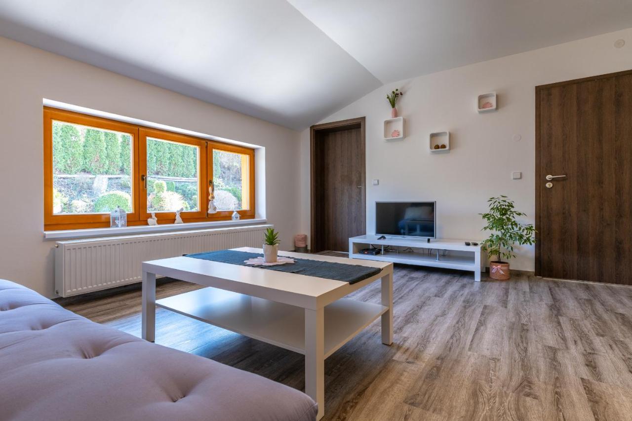 Apartman U Krizku イフラヴァ エクステリア 写真
